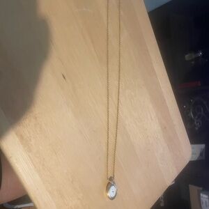 Elegant Gold Pendant Necklace